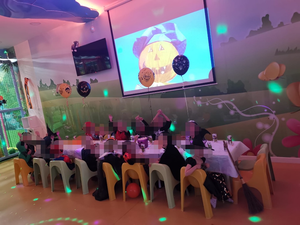 Fotografía de fiesta de Halloween en Le Petit Cocó Fuengirola