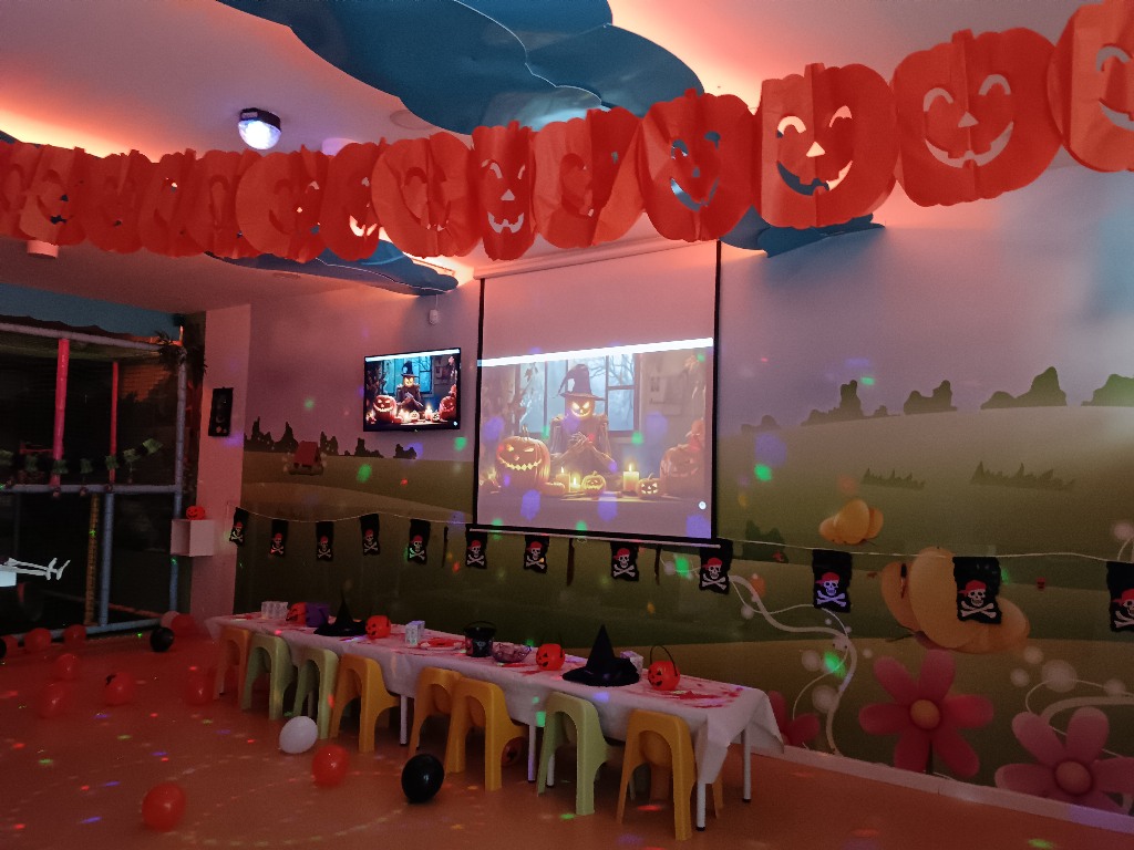 Fotografía de fiesta de Halloween en Le Petit Cocó Fuengirola