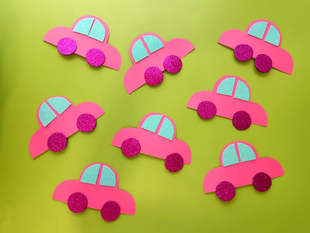 Fotografía de manualidades hechas por los niños de la ludoteca de Le Petit Cocó Fuengirola