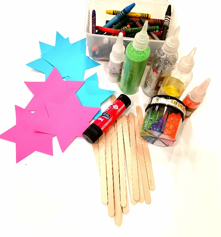 Material artístico de la ludoteca de Le Petit Cocó Fuengirola