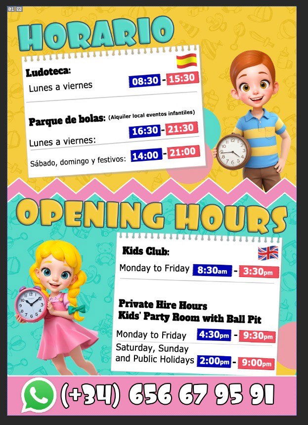 Cartel con horarios de apertura de Le Petit Cocó Fuengirola 2025