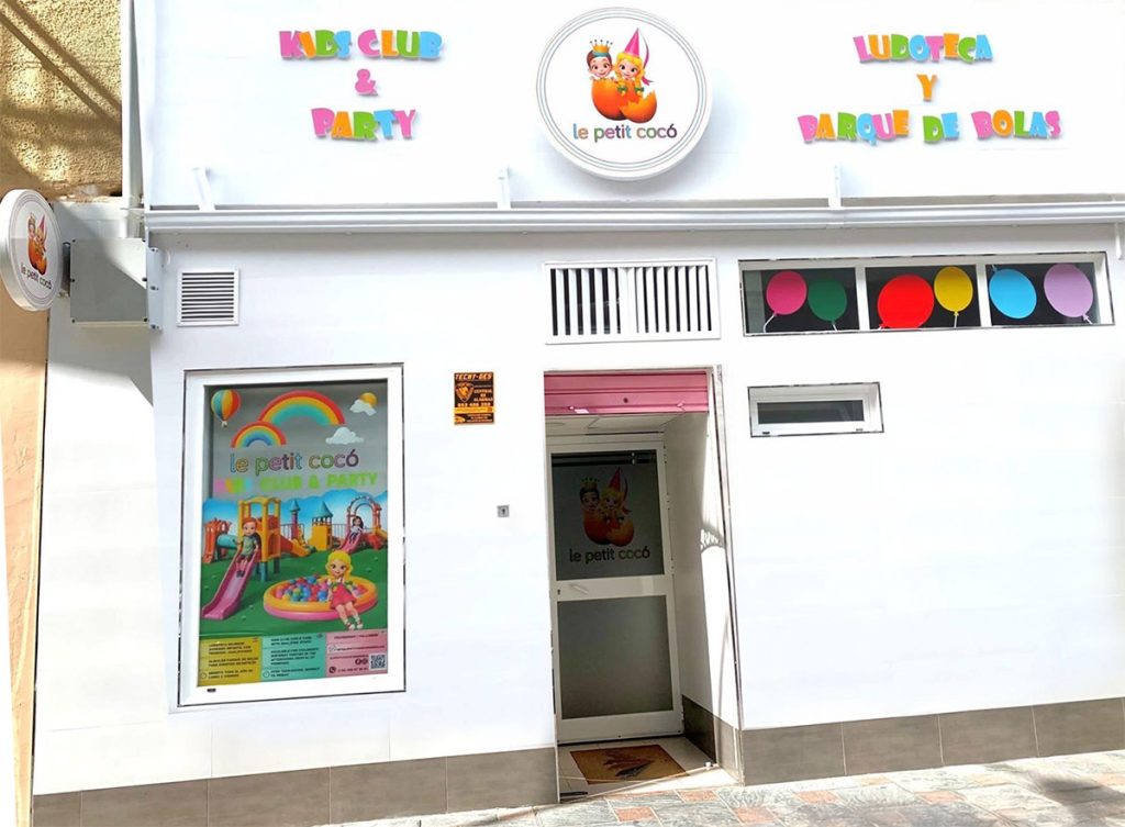 Fotografía de la fachada de la Ludoteca de Le Petit Cocó Fuengirola